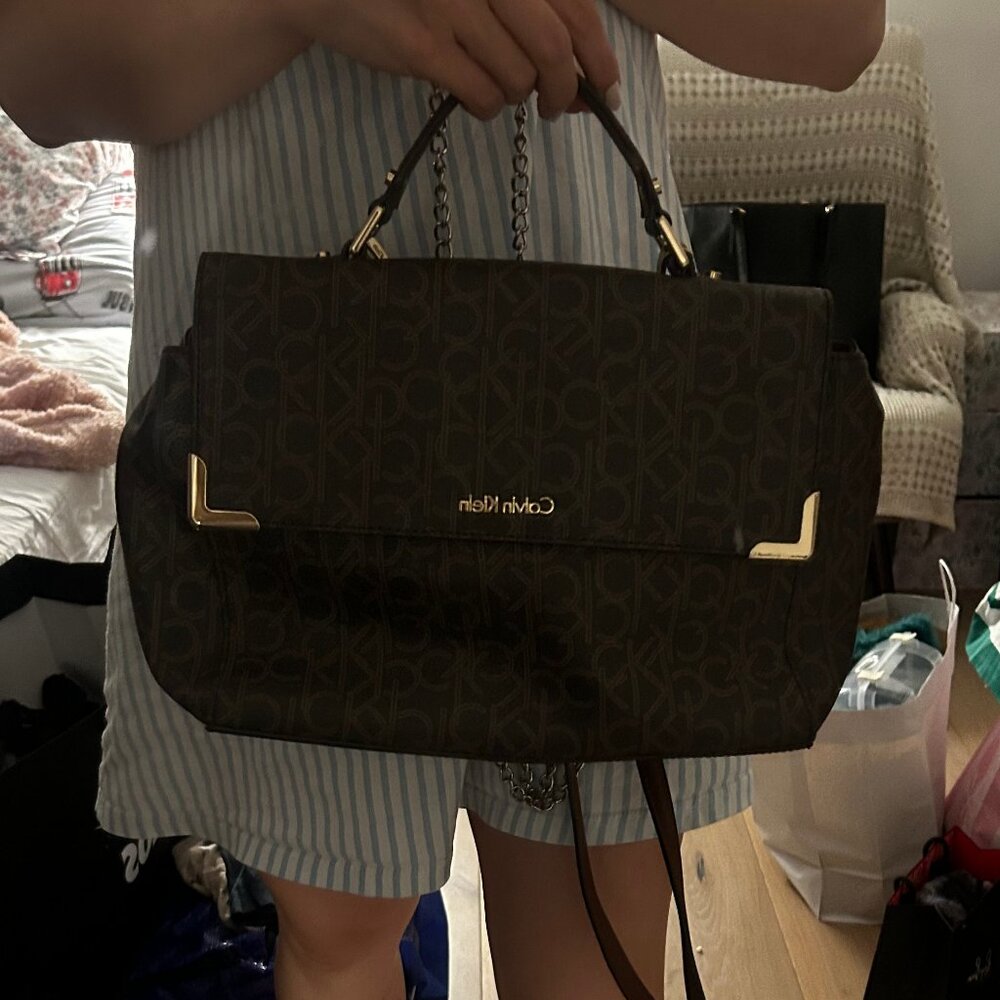 Calvin Klein Women's Signature Logo Crossbody Bag In Brn Lug